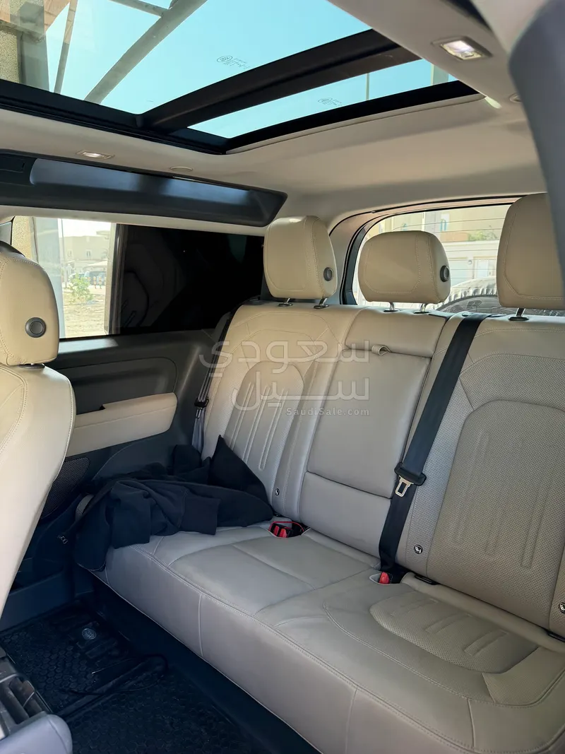 2021 لاند روفر ديفيندر 90