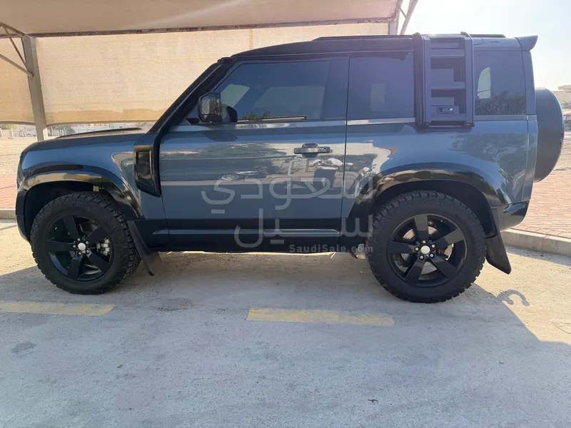 2021 لاند روفر ديفيندر 90