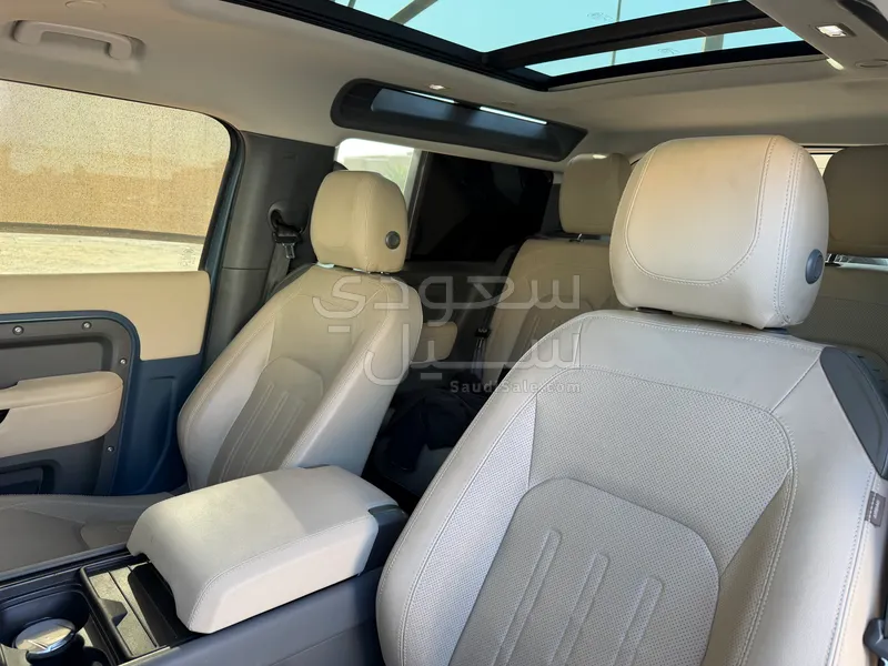 2021 لاند روفر ديفيندر 90