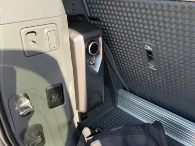 2021 لاند روفر ديفيندر 90