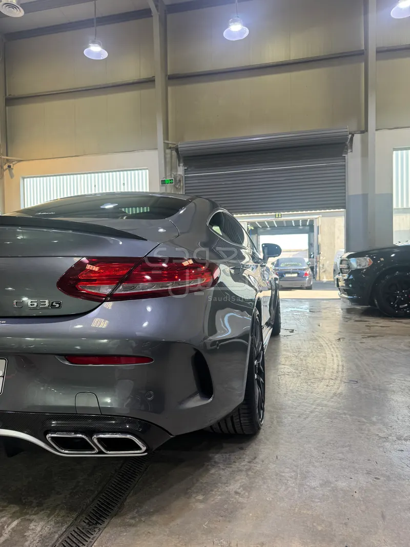 2017 مرسيدس - بنز سي 63إٍس أي إم جي