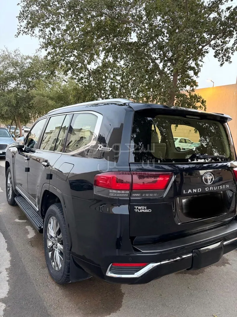2022 تويوتا لاند كروزر في اكس