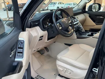 2022 تويوتا لاند كروزر في اكس