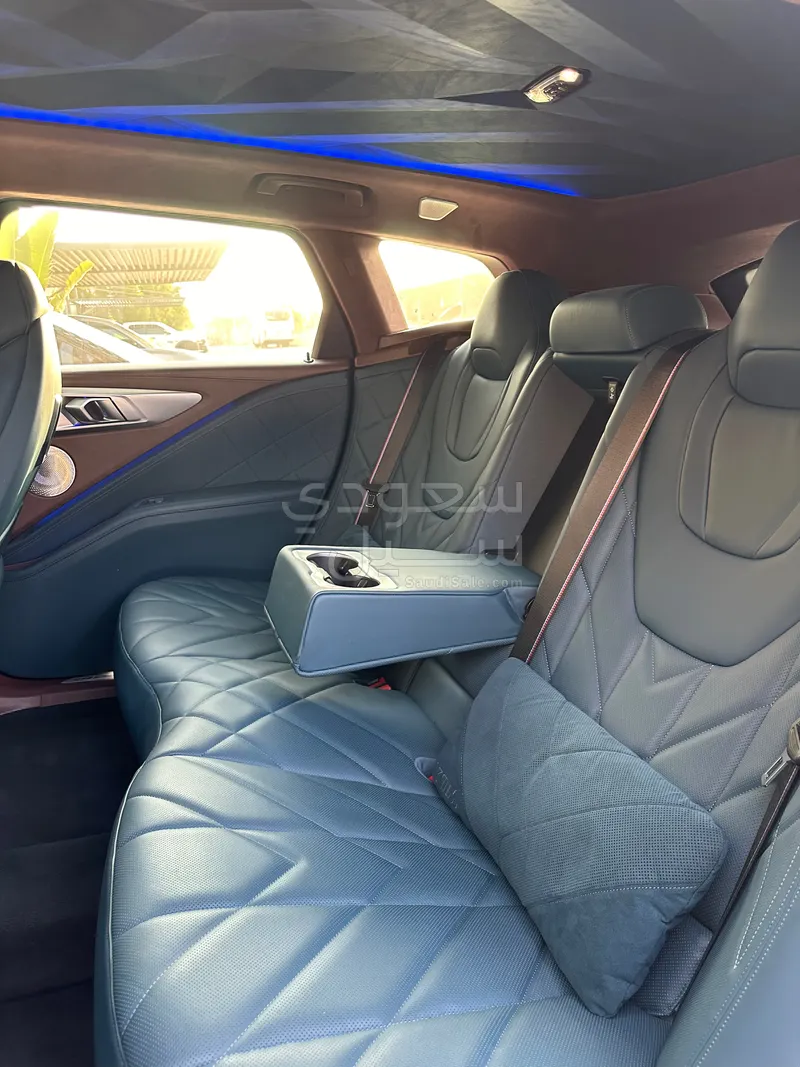 2023 بي ام دبليو اكس ام