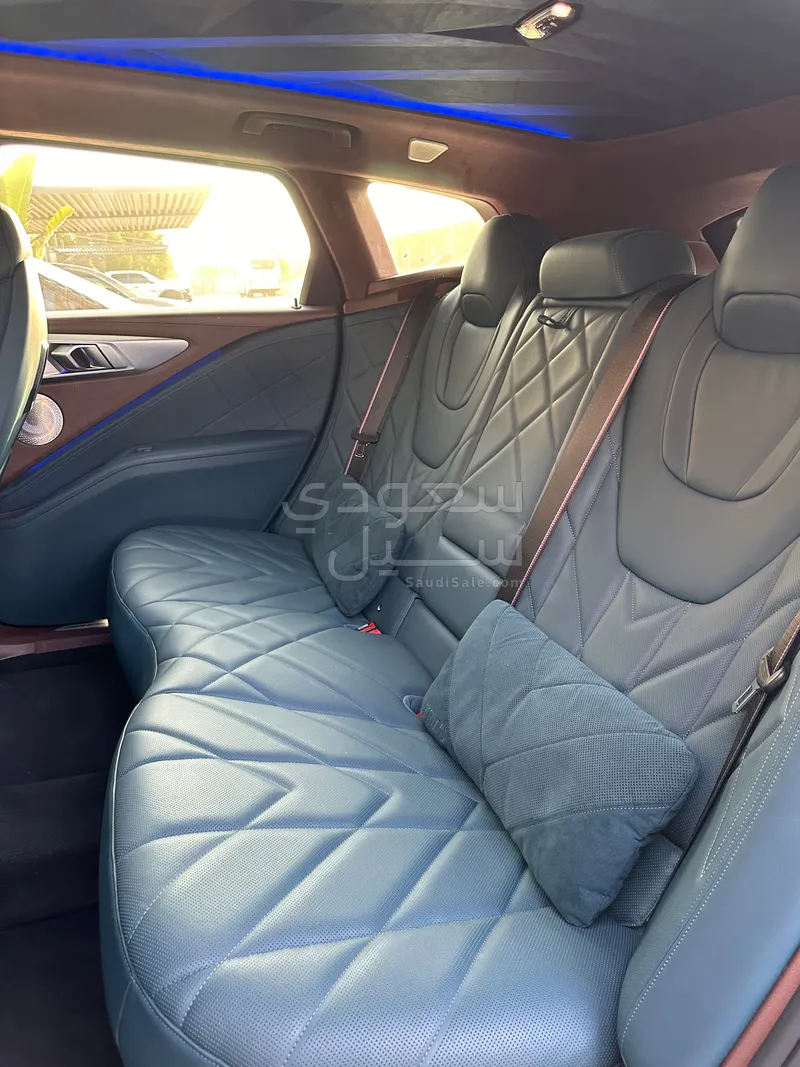 2023 بي ام دبليو اكس ام