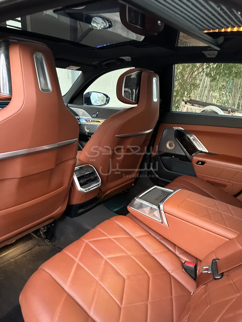 2023 بي ام دبليو الفئة السابعة 740 إل أي