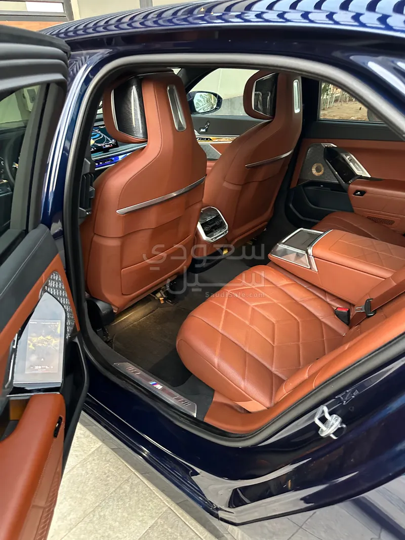 2023 بي ام دبليو الفئة السابعة 740 إل أي