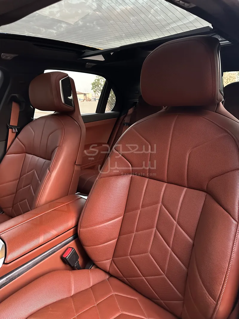 2023 بي ام دبليو الفئة السابعة 740 إل أي