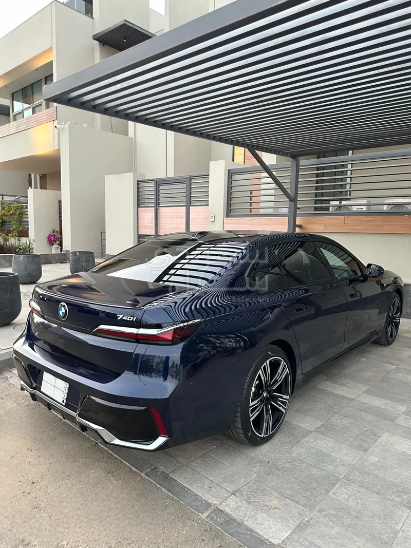 2023 بي ام دبليو الفئة السابعة 740 إل أي