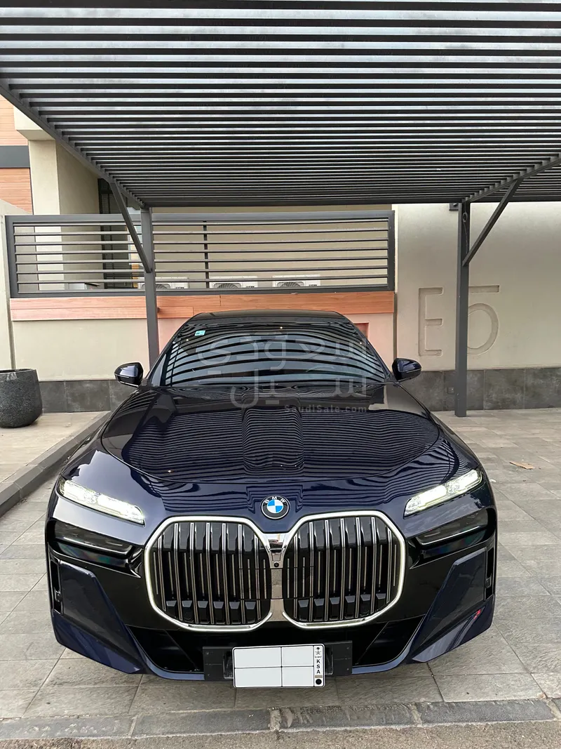 2023 بي ام دبليو الفئة السابعة 740 إل أي
