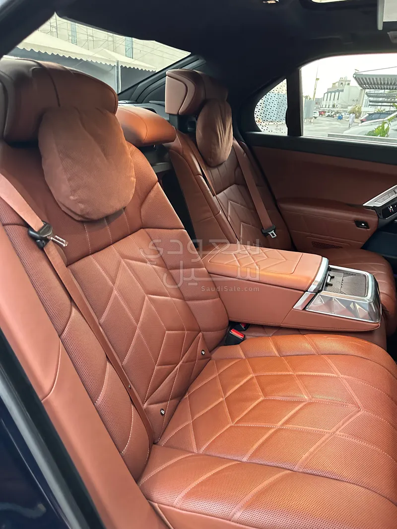 2023 بي ام دبليو الفئة السابعة 740 إل أي