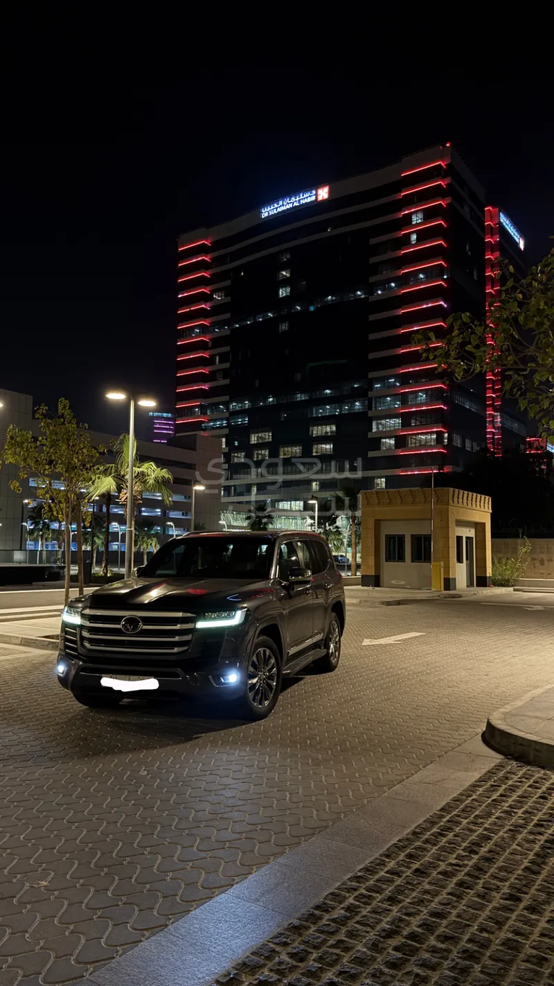 2023 تويوتا لاند كروزر في اكس