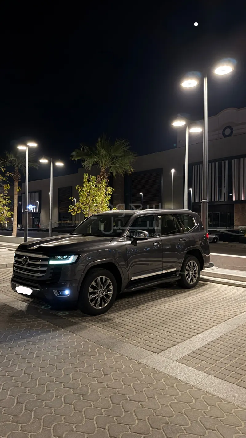 2023 تويوتا لاند كروزر في اكس