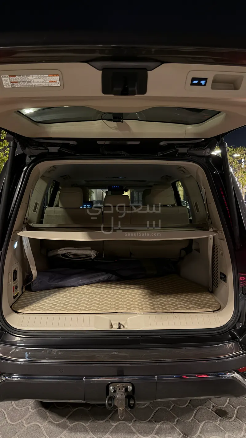 2023 تويوتا لاند كروزر في اكس