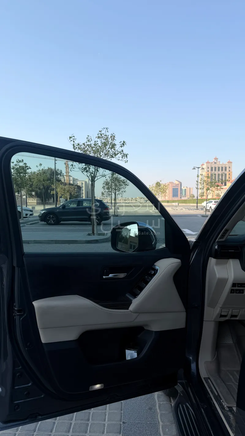 2023 تويوتا لاند كروزر في اكس