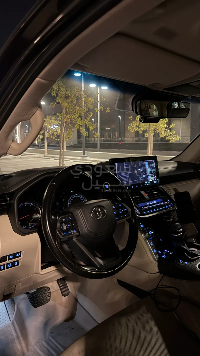 2023 تويوتا لاند كروزر في اكس