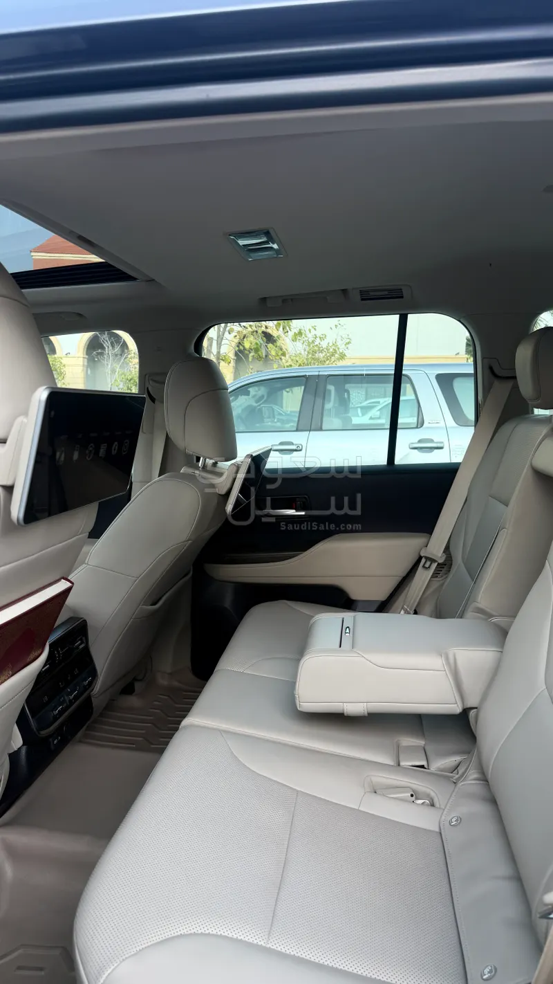 2023 تويوتا لاند كروزر في اكس