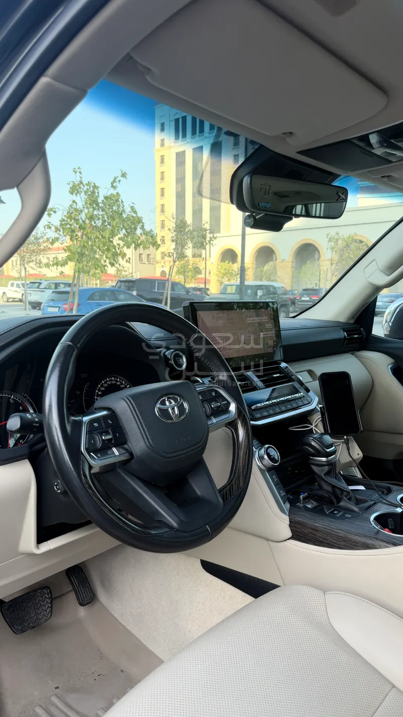 2023 تويوتا لاند كروزر في اكس