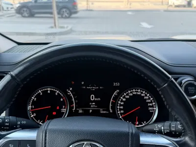 2023 تويوتا لاند كروزر في اكس