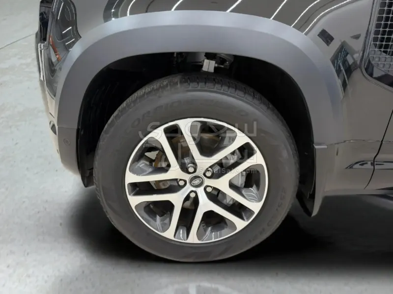 2025 لاند روفر ديفيندر اكس 110