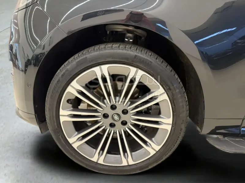 2025 لاند روفر رينج روفر سبورت اوتوبيوجرافي