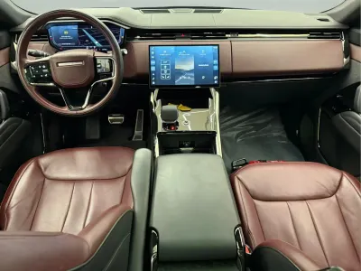 2025 لاند روفر رينج روفر سبورت اوتوبيوجرافي