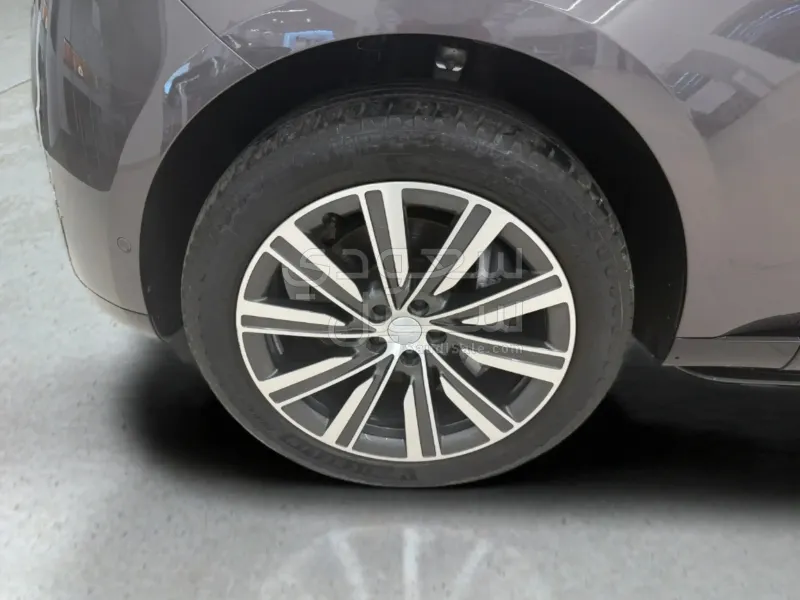 2025 لاند روفر رينج روفر اتش اس اي