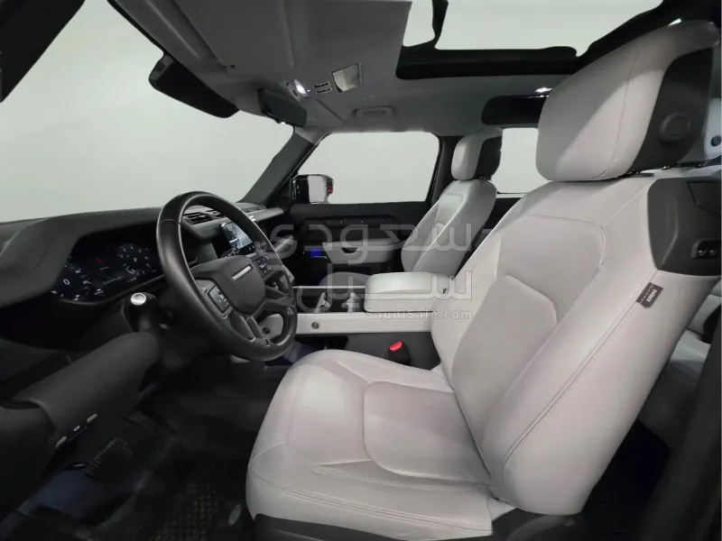 2025 لاند روفر ديفيندر 90