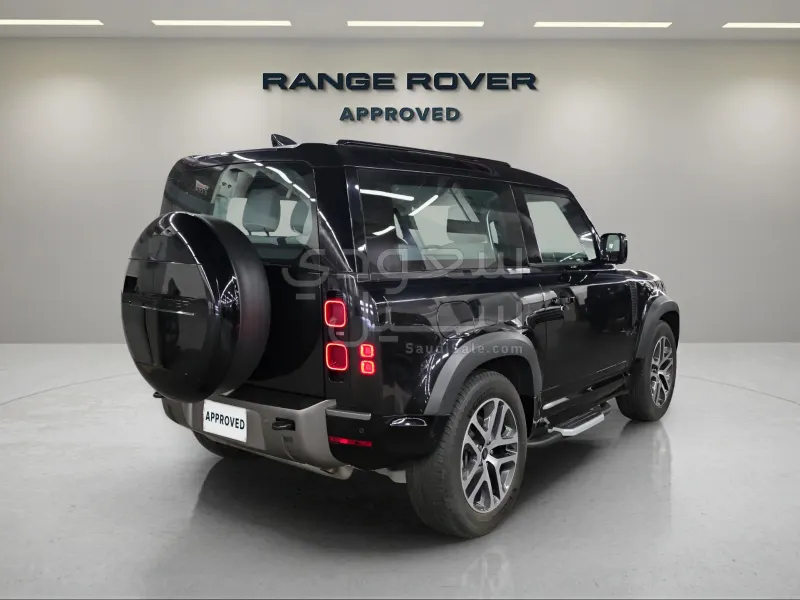 2025 لاند روفر ديفيندر 90