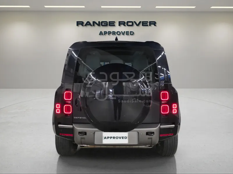 2025 لاند روفر ديفيندر 90
