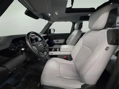 2025 لاند روفر ديفيندر 90