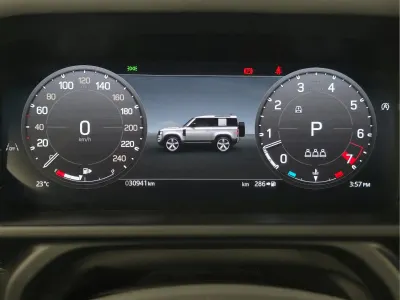 2025 لاند روفر ديفيندر 90