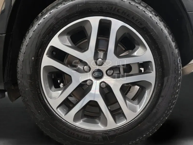 2025 لاند روفر ديفيندر اتش اس اي