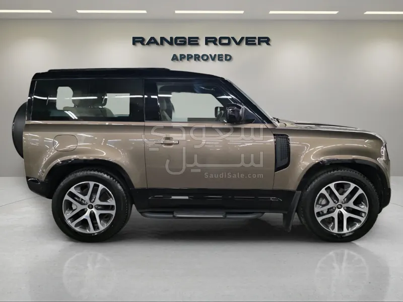 2025 لاند روفر ديفيندر اتش اس اي