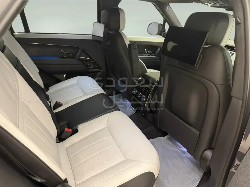 2023 لاند روفر رينج روفر سبورت فيرست اديشن