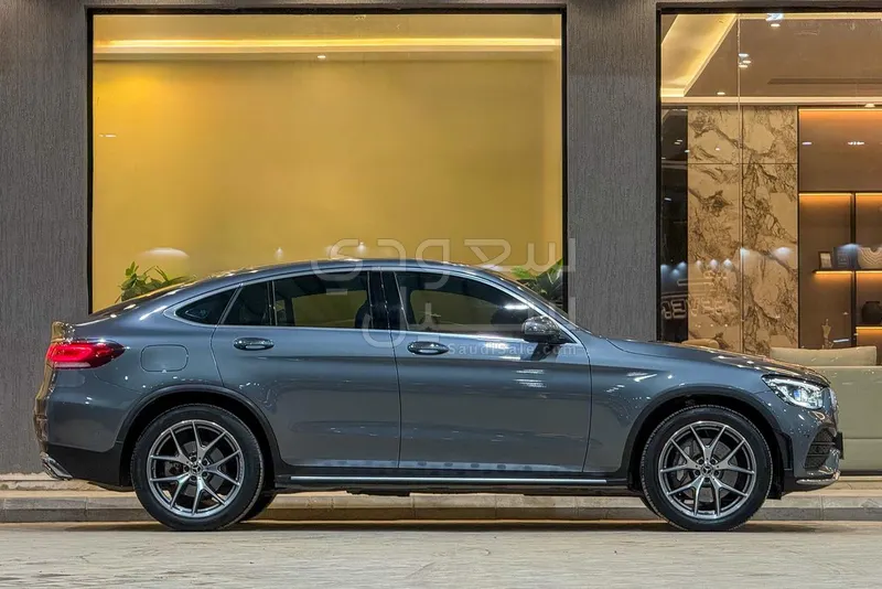 2021 مرسيدس - بنز جي إل سي 200