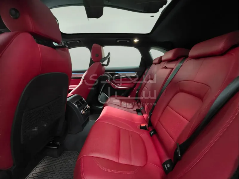 2024 جاكوار اف-بيس ار دايناميك