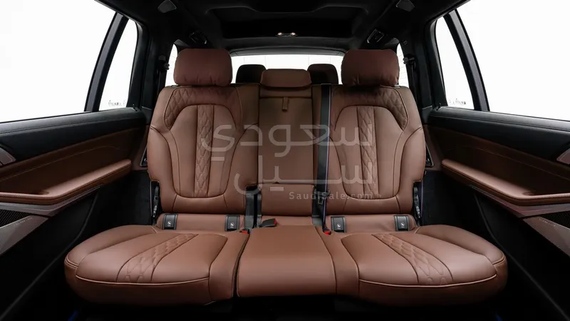 2025 بي ام دبليو الفئة اكس 7 إم كت