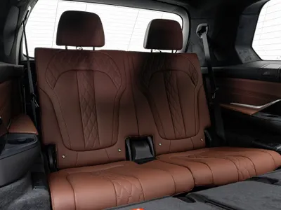 2025 بي ام دبليو الفئة اكس 7 إم كت