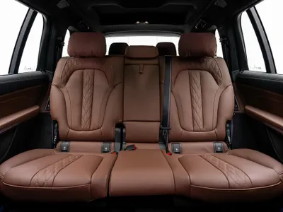 2025 بي ام دبليو الفئة اكس 7 إم كت