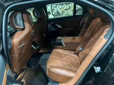 2026 بي ام دبليو الفئة السابعة 735أي