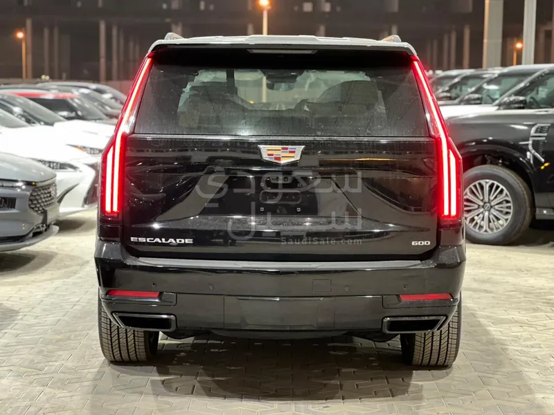 2025 كاديلاك اسكاليد سبورت