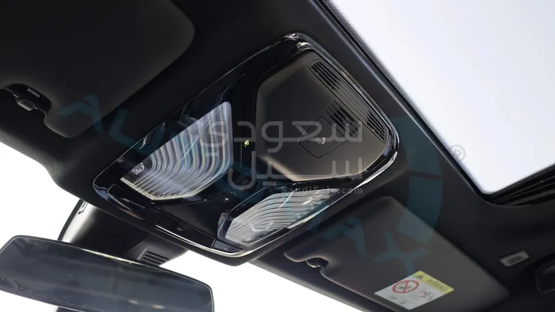 2025 بي ام دبليو الفئة الثالثة 330 أي