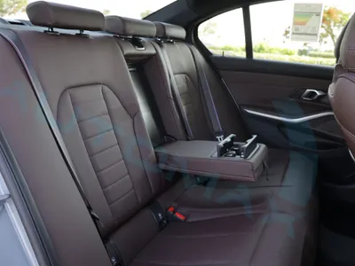 2025 بي ام دبليو الفئة الثالثة 330 أي