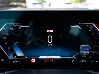 2025 بي ام دبليو الفئة الثالثة 330 أي