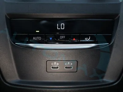 2025 بي ام دبليو الفئة الثالثة 330 أي