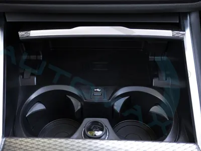 2025 بي ام دبليو الفئة الثالثة 330 أي