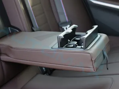 2025 بي ام دبليو الفئة الثالثة 330 أي