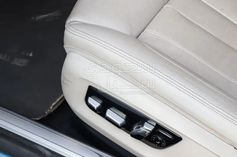 2020 بي ام دبليو الفئة السابعة 730 إل أي