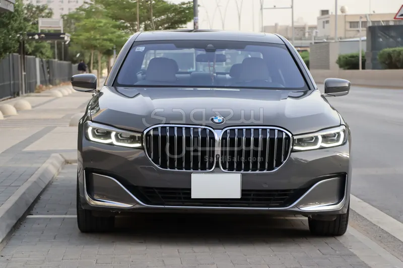 2020 بي ام دبليو الفئة السابعة 730 إل أي